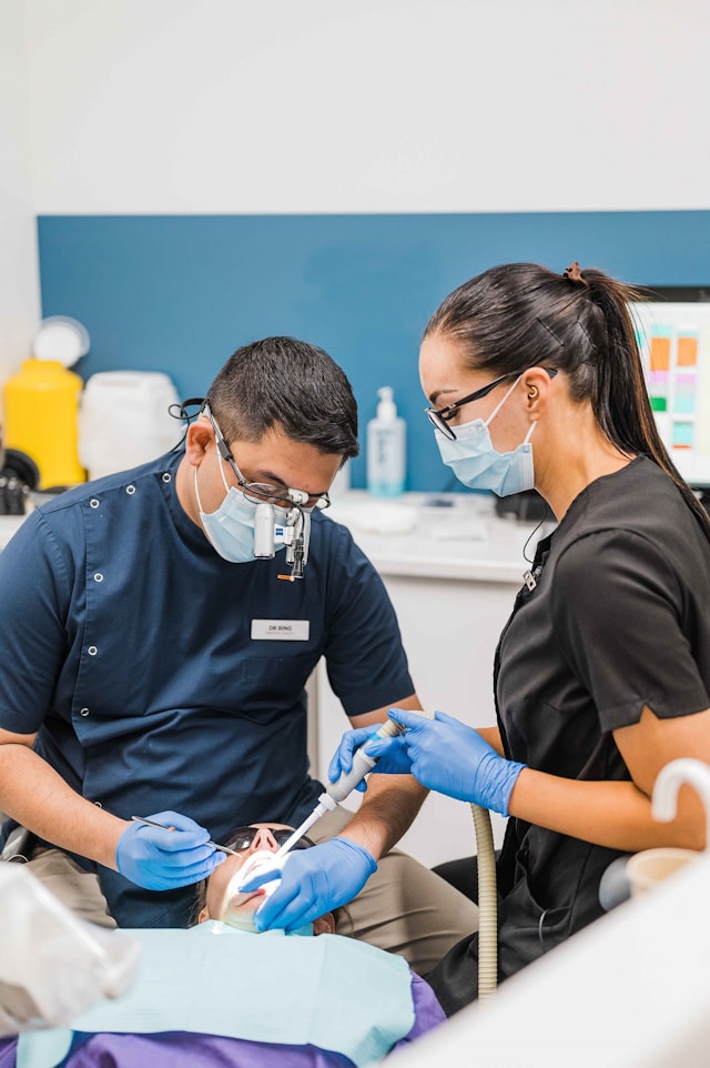 dental-implants-tasmania-phkr-rfxMeM-unsplash